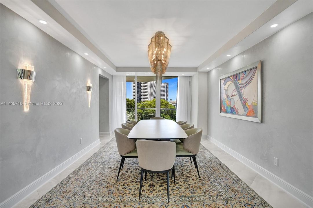 Недавно продано: $3,000,000 (4 спален, 4 ванн, 3340 Квадратных фут)