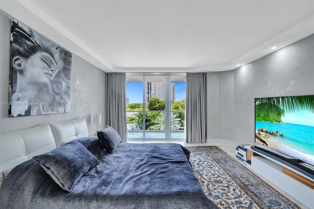 Недавно продано: $3,000,000 (4 спален, 4 ванн, 3340 Квадратных фут)