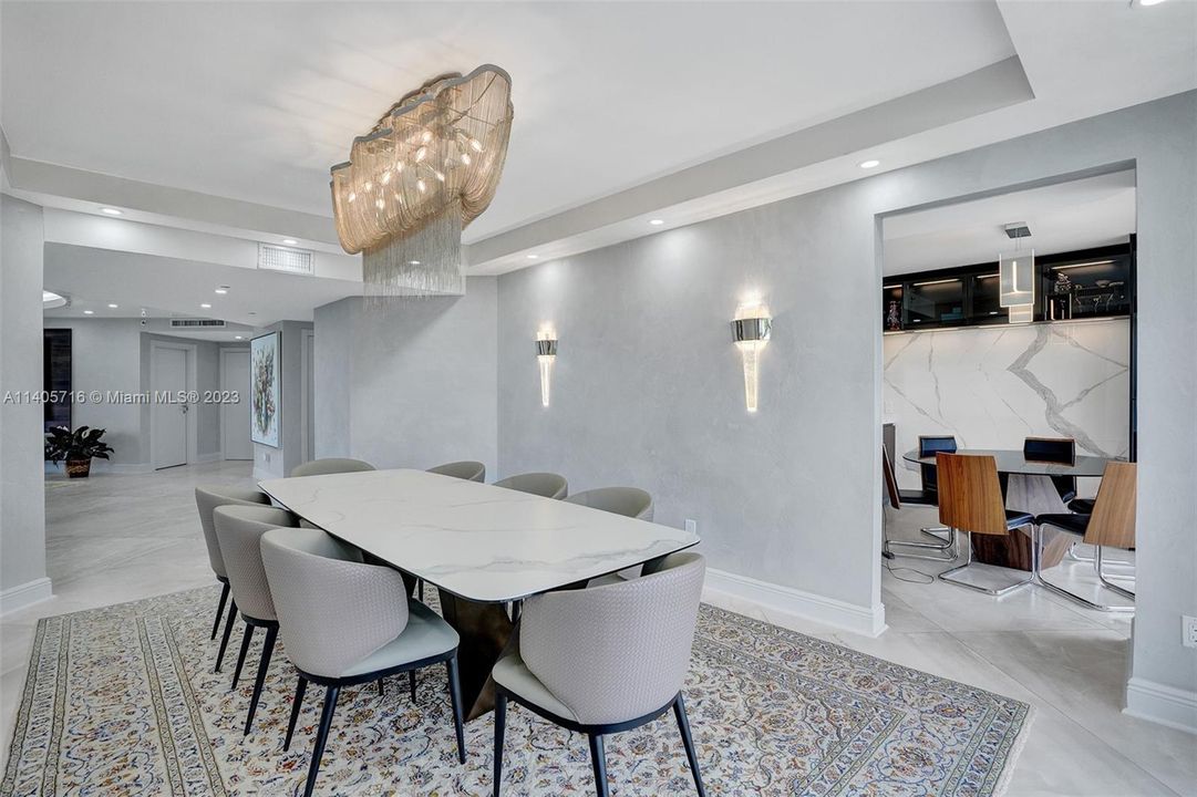 Недавно продано: $3,000,000 (4 спален, 4 ванн, 3340 Квадратных фут)