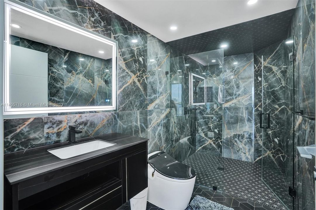 Недавно продано: $3,000,000 (4 спален, 4 ванн, 3340 Квадратных фут)