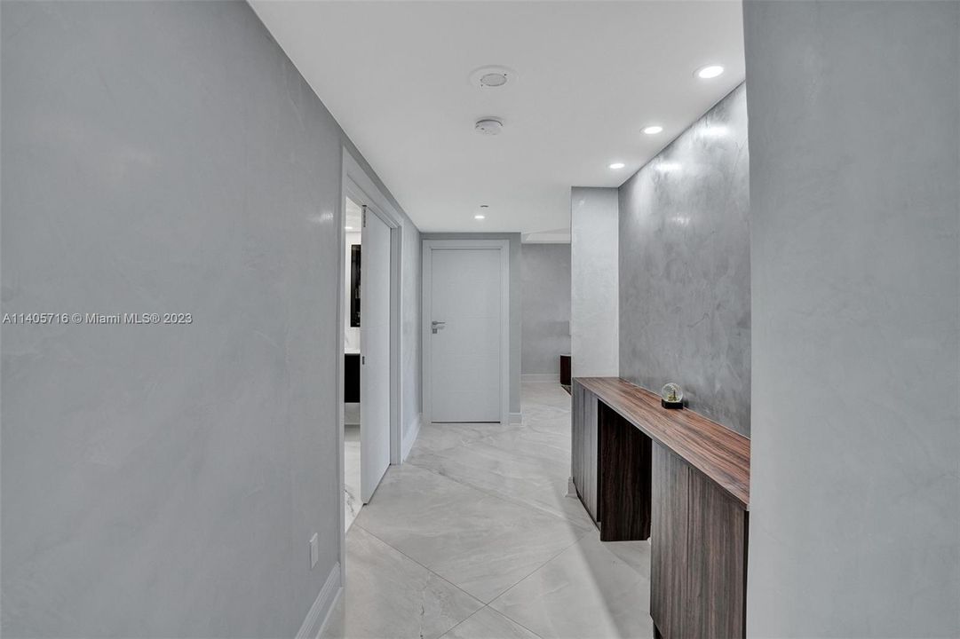 Недавно продано: $3,000,000 (4 спален, 4 ванн, 3340 Квадратных фут)