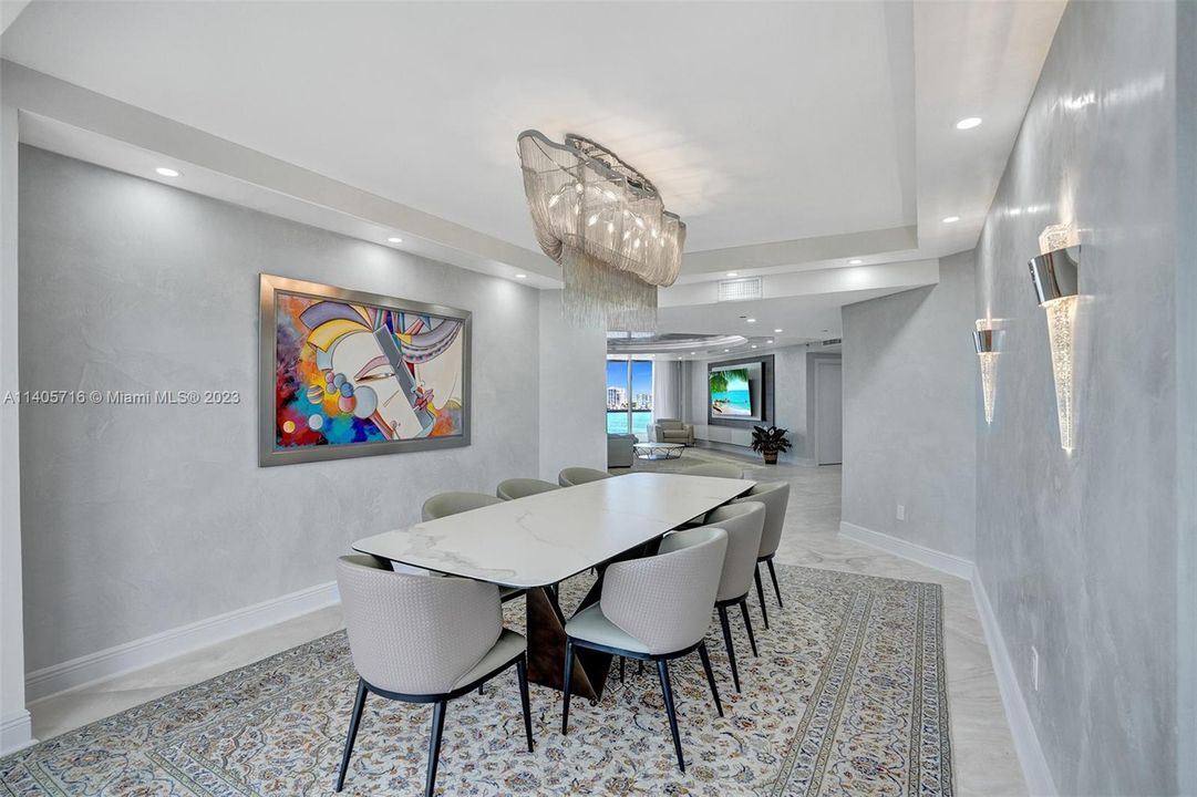 Недавно продано: $3,000,000 (4 спален, 4 ванн, 3340 Квадратных фут)