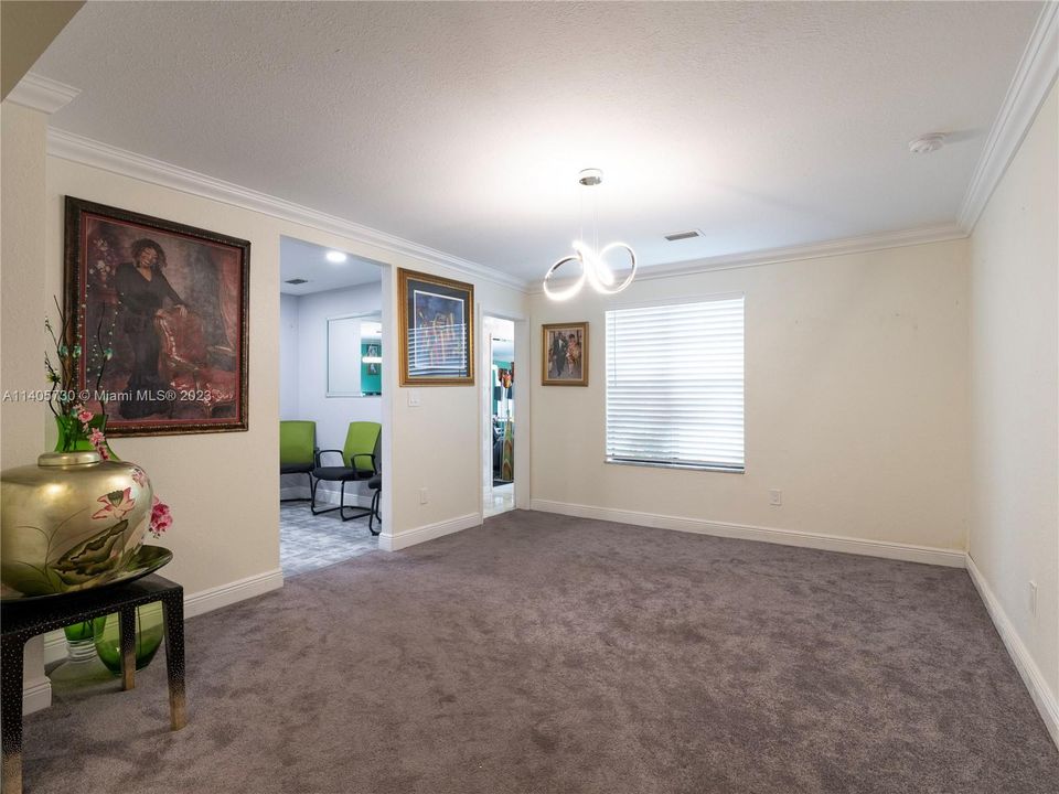 Recently Sold: $525,000 (3 beds, 3 baths, 2115 Square Feet)