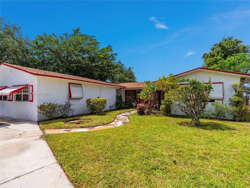 Recently Sold: $525,000 (3 beds, 3 baths, 2115 Square Feet)