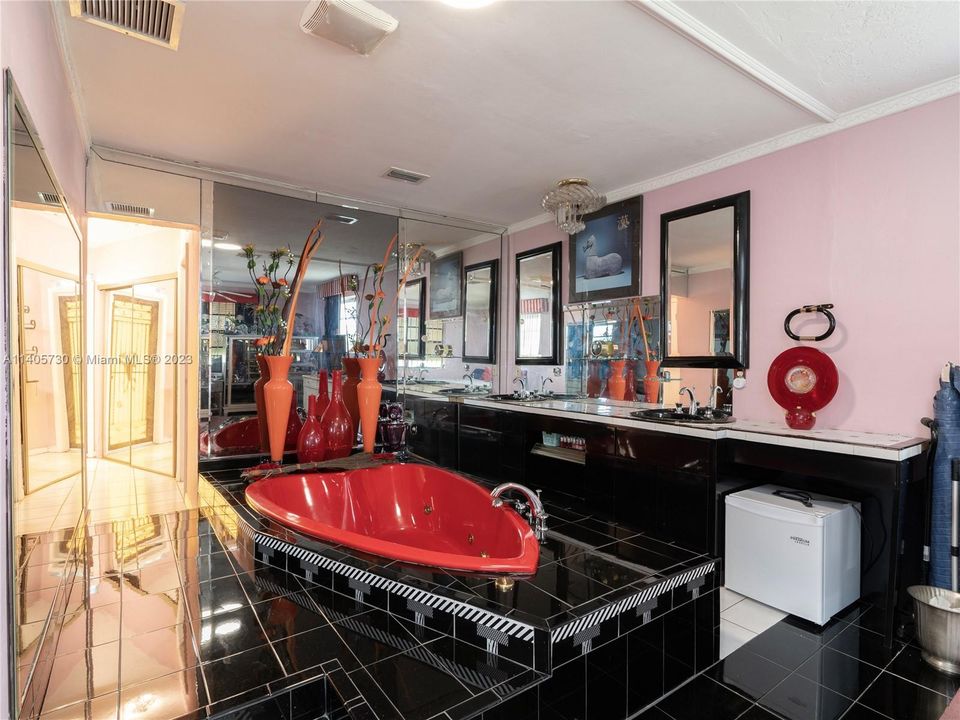 Recently Sold: $525,000 (3 beds, 3 baths, 2115 Square Feet)