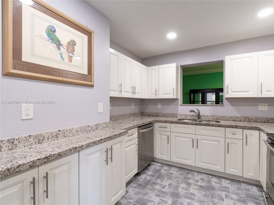 Recently Sold: $525,000 (3 beds, 3 baths, 2115 Square Feet)