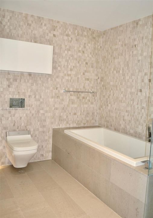 Недавно арендовано: $4,300 (2 спален, 2 ванн, 1370 Квадратных фут)