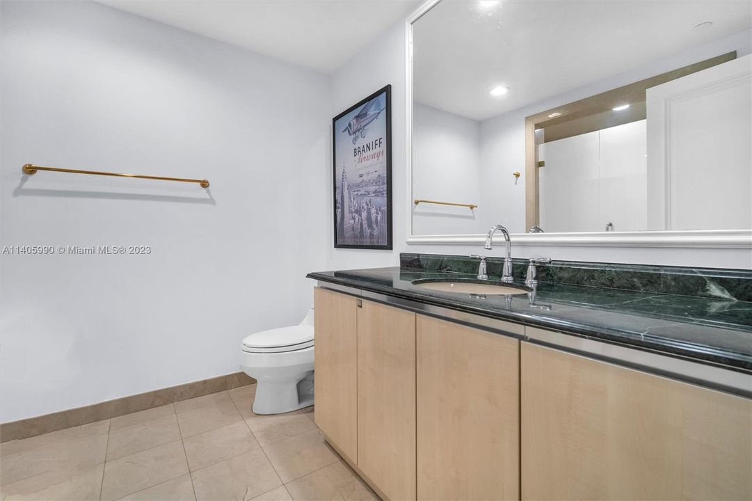 Recently Sold: $2,900,000 (2 beds, 3 baths, 2570 Square Feet)