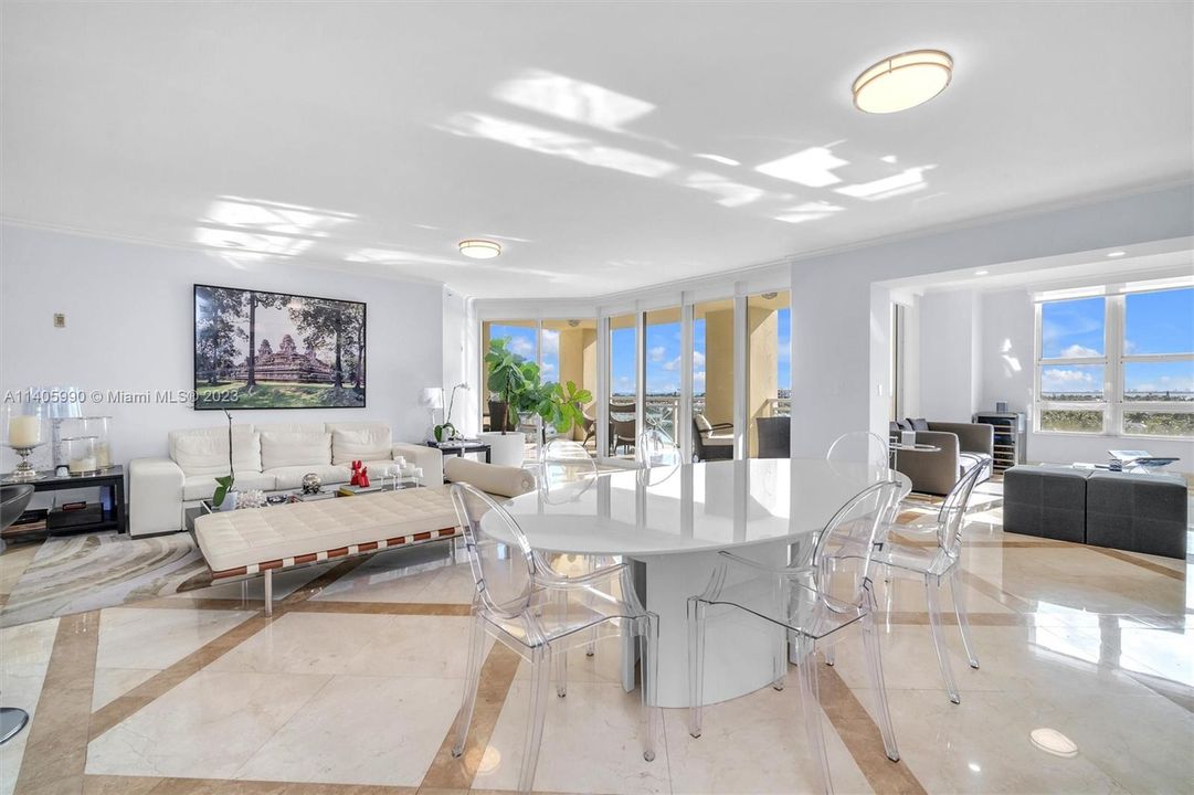 Recently Sold: $2,900,000 (2 beds, 3 baths, 2570 Square Feet)