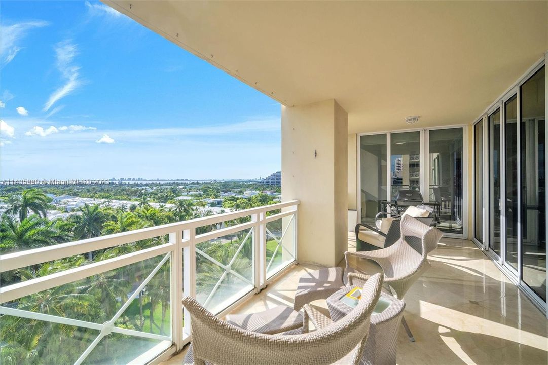 Recently Sold: $2,900,000 (2 beds, 3 baths, 2570 Square Feet)