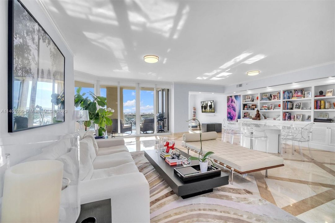 Recently Sold: $2,900,000 (2 beds, 3 baths, 2570 Square Feet)