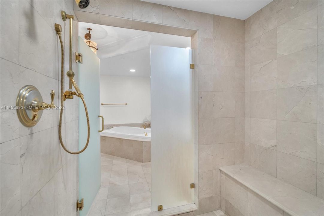 Recently Sold: $2,900,000 (2 beds, 3 baths, 2570 Square Feet)