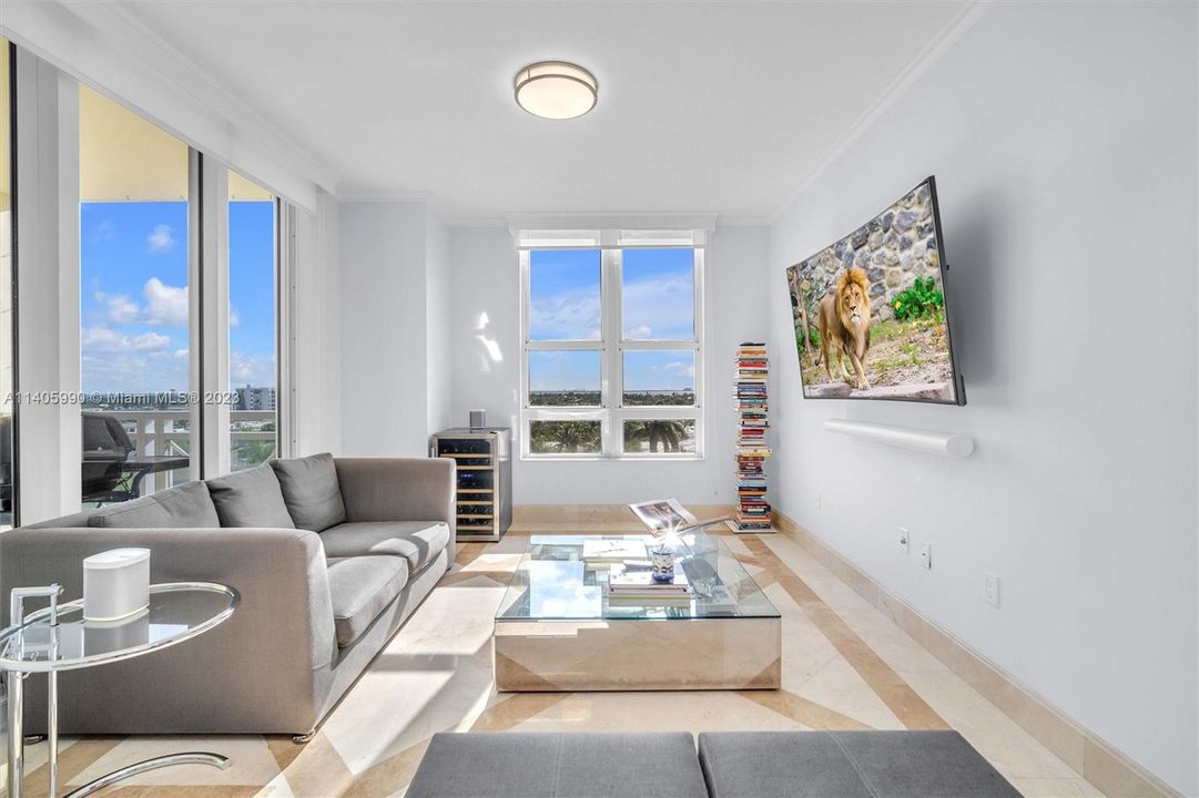 Recently Sold: $2,900,000 (2 beds, 3 baths, 2570 Square Feet)