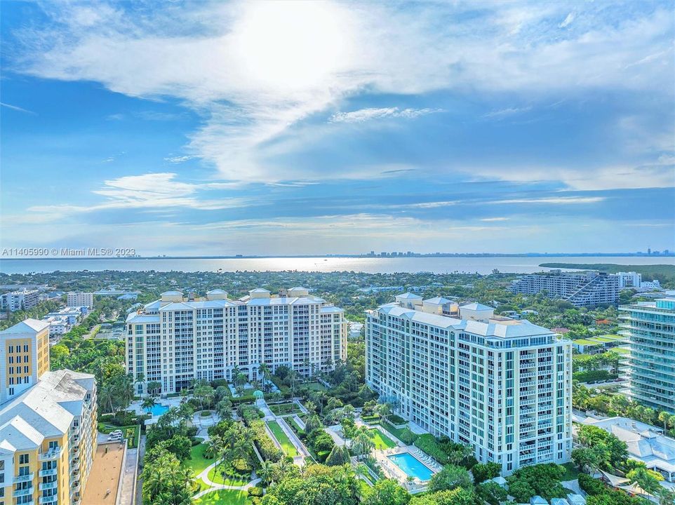 Recently Sold: $2,900,000 (2 beds, 3 baths, 2570 Square Feet)
