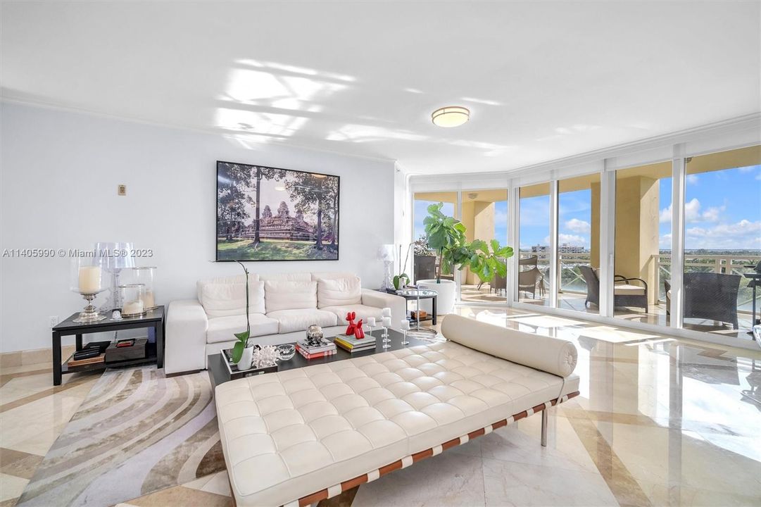 Recently Sold: $2,900,000 (2 beds, 3 baths, 2570 Square Feet)