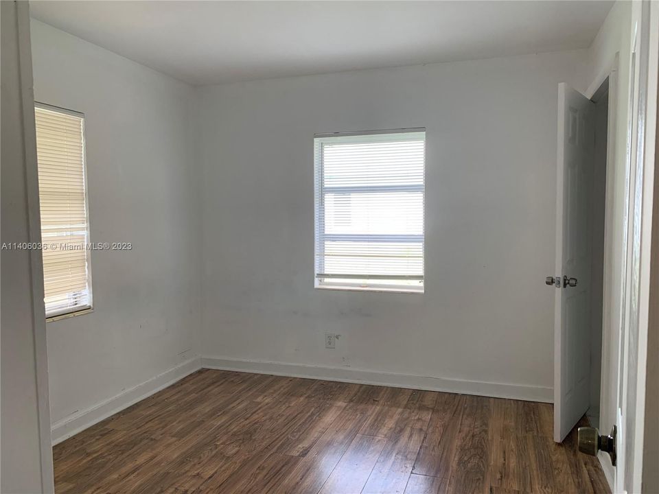 Recently Rented: $1,200 (1 beds, 1 baths, 1513 Square Feet)