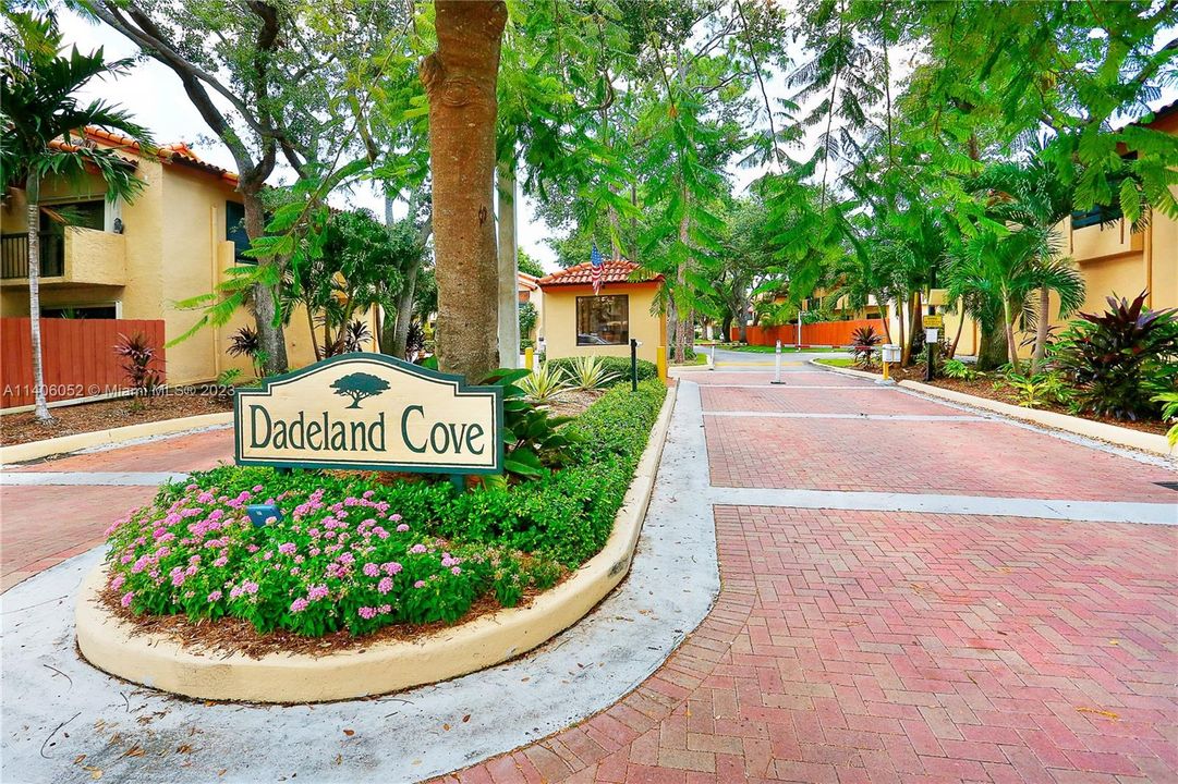 Recently Sold: $435,000 (2 beds, 2 baths, 1152 Square Feet)