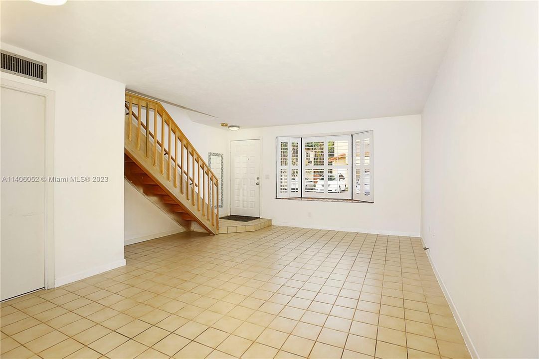 Recently Sold: $435,000 (2 beds, 2 baths, 1152 Square Feet)