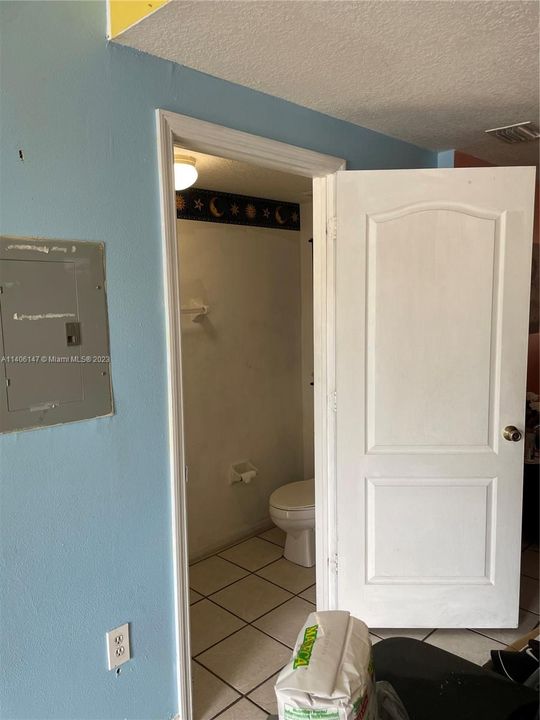 Recently Rented: $2,300 (2 beds, 2 baths, 1250 Square Feet)