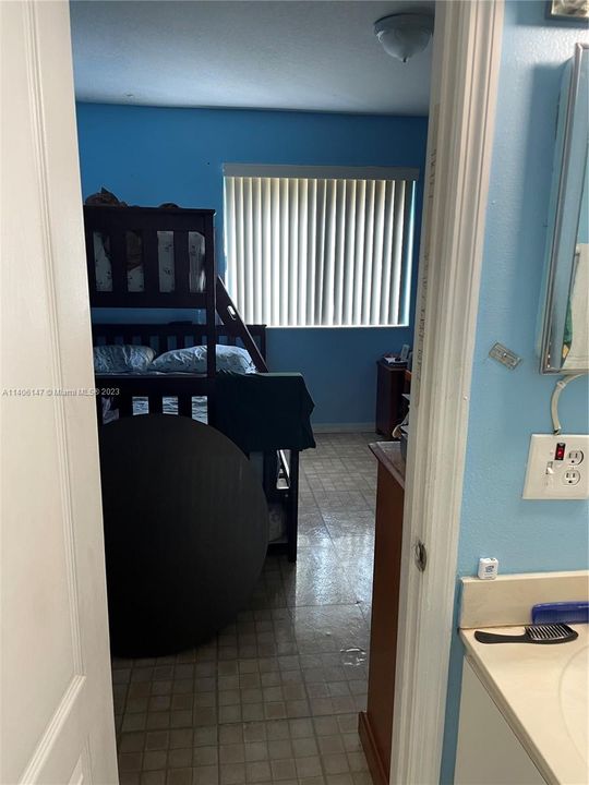 Recently Rented: $2,300 (2 beds, 2 baths, 1250 Square Feet)