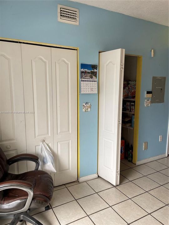 Recently Rented: $2,300 (2 beds, 2 baths, 1250 Square Feet)