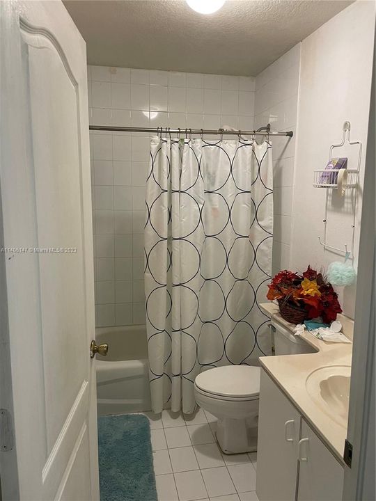 Recently Rented: $2,300 (2 beds, 2 baths, 1250 Square Feet)