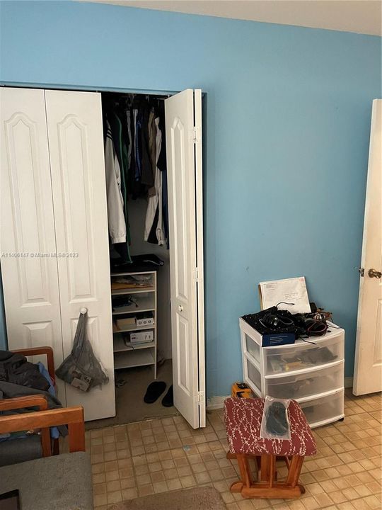 Recently Rented: $2,300 (2 beds, 2 baths, 1250 Square Feet)