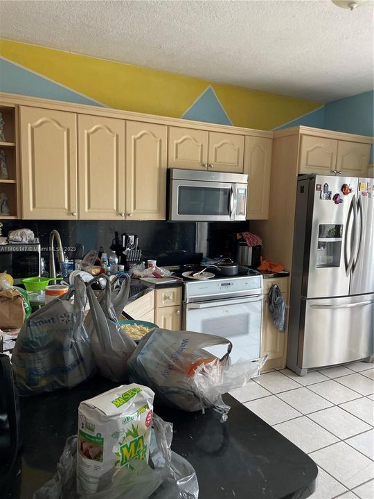 Recently Rented: $2,300 (2 beds, 2 baths, 1250 Square Feet)