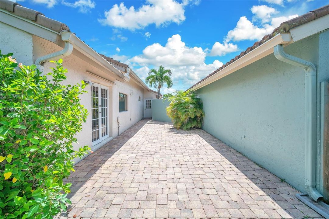 Recently Rented: $3,500 (2 beds, 2 baths, 1742 Square Feet)