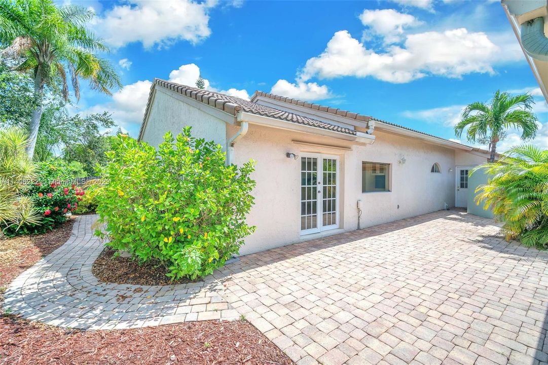 Recently Rented: $3,500 (2 beds, 2 baths, 1742 Square Feet)