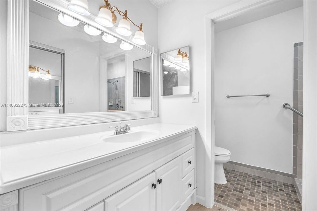 Recently Rented: $3,500 (2 beds, 2 baths, 1742 Square Feet)