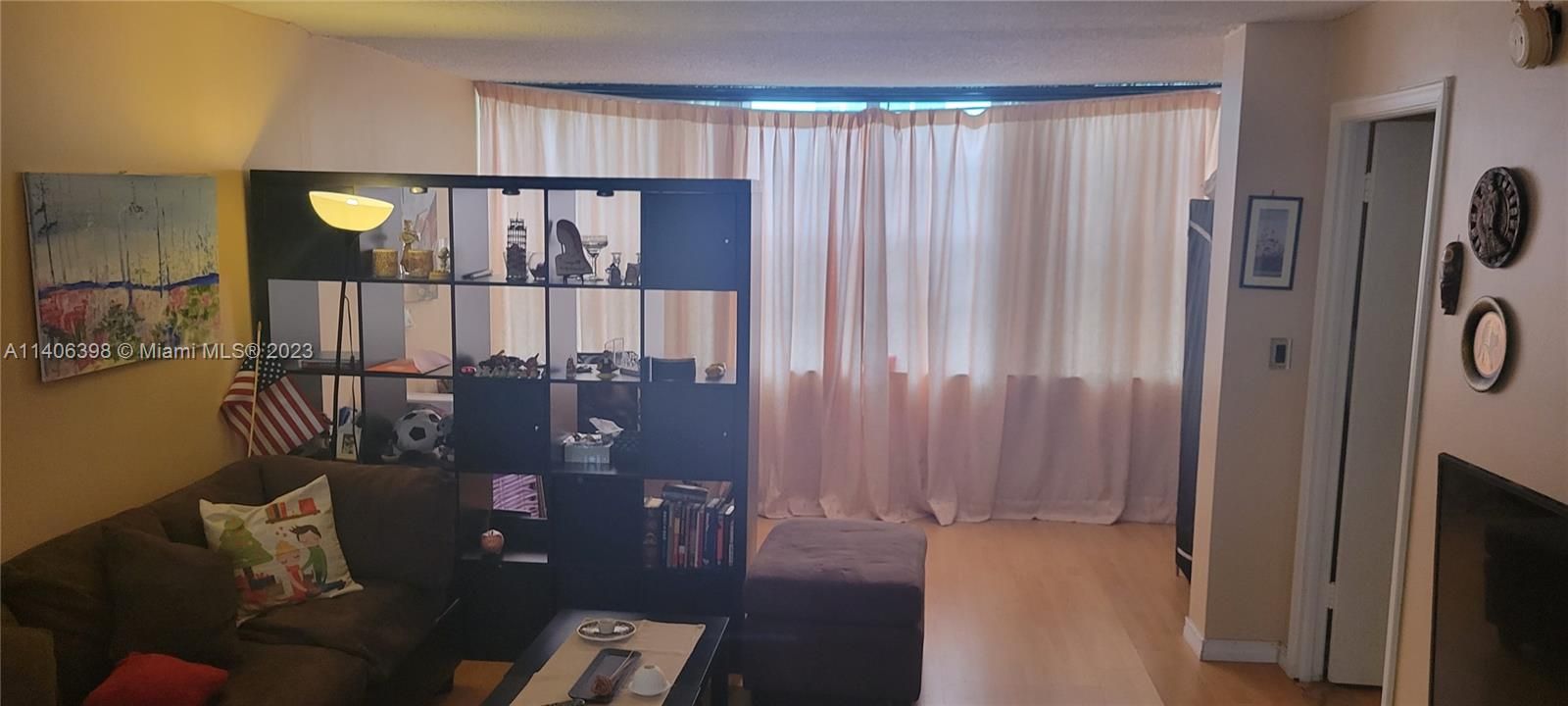 Recently Sold: $163,500 (1 beds, 1 baths, 900 Square Feet)