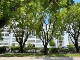 Recently Sold: $163,500 (1 beds, 1 baths, 900 Square Feet)
