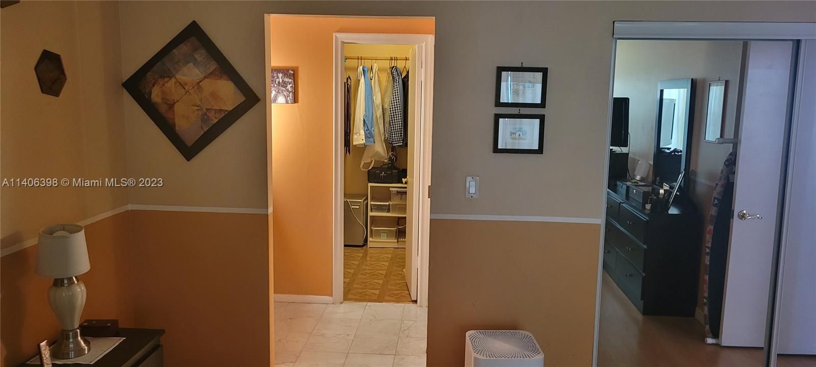 Recently Sold: $163,500 (1 beds, 1 baths, 900 Square Feet)