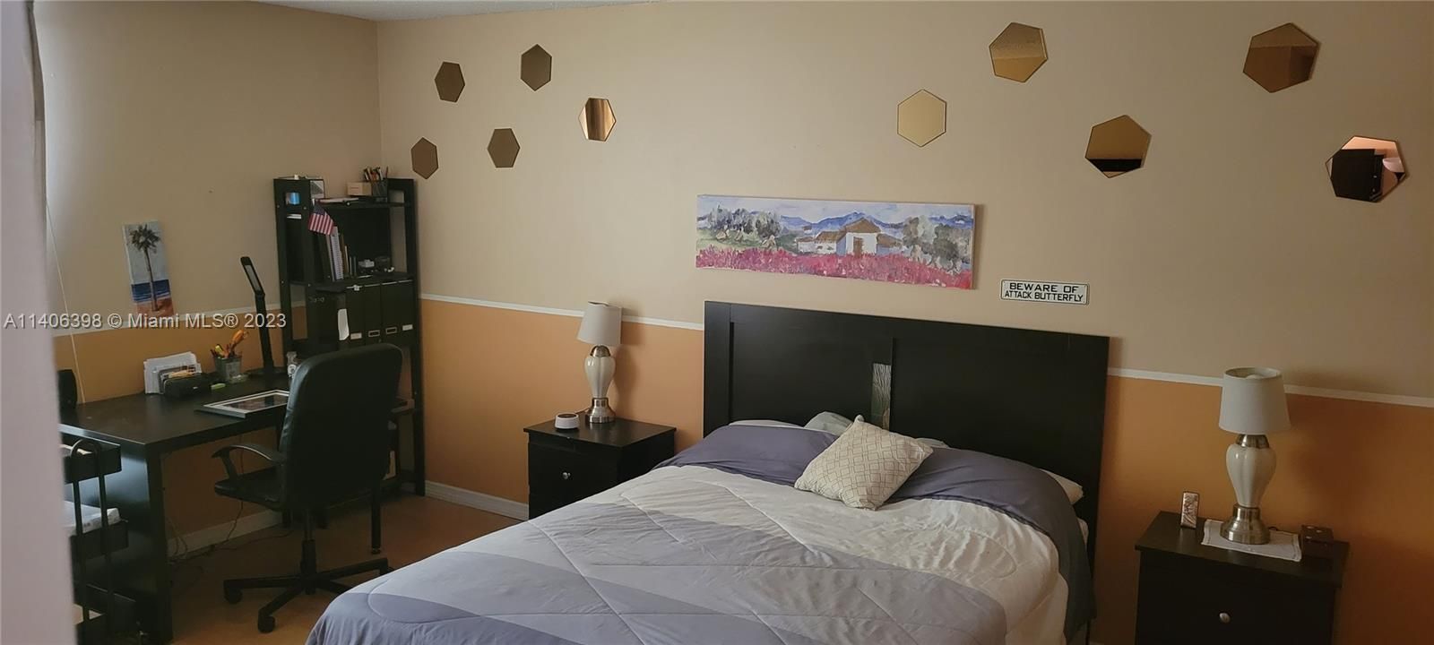 Recently Sold: $163,500 (1 beds, 1 baths, 900 Square Feet)