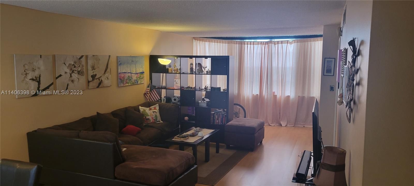 Recently Sold: $163,500 (1 beds, 1 baths, 900 Square Feet)