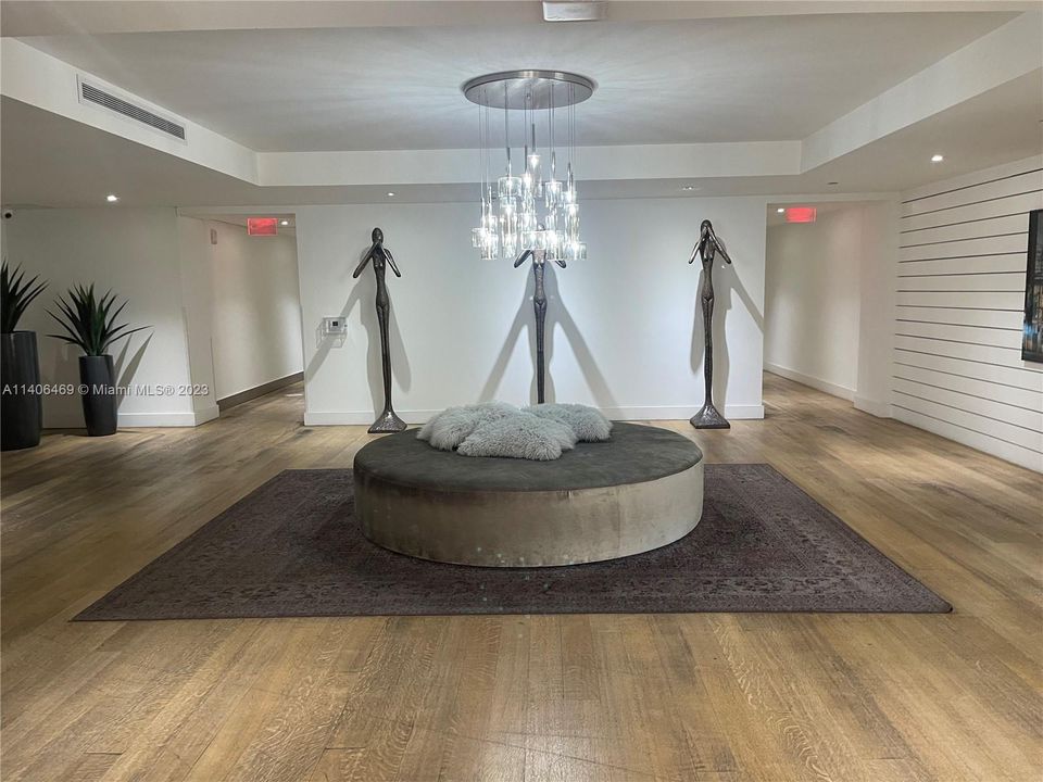 Recently Sold: $620,000 (2 beds, 2 baths, 980 Square Feet)