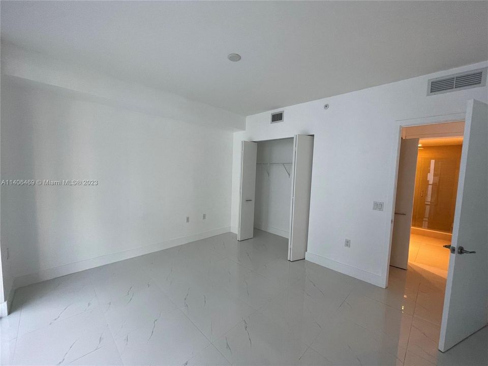 Recently Sold: $620,000 (2 beds, 2 baths, 980 Square Feet)