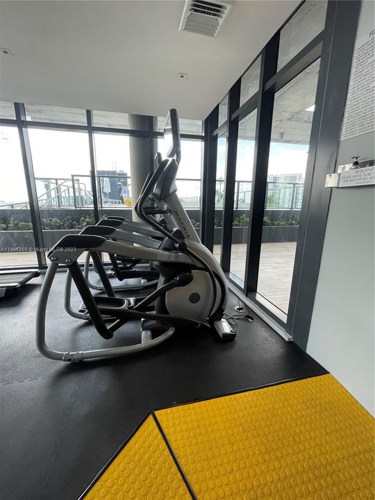 Recently Sold: $620,000 (2 beds, 2 baths, 980 Square Feet)