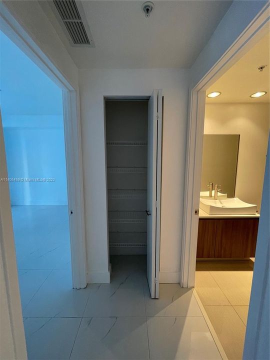 Recently Sold: $620,000 (2 beds, 2 baths, 980 Square Feet)