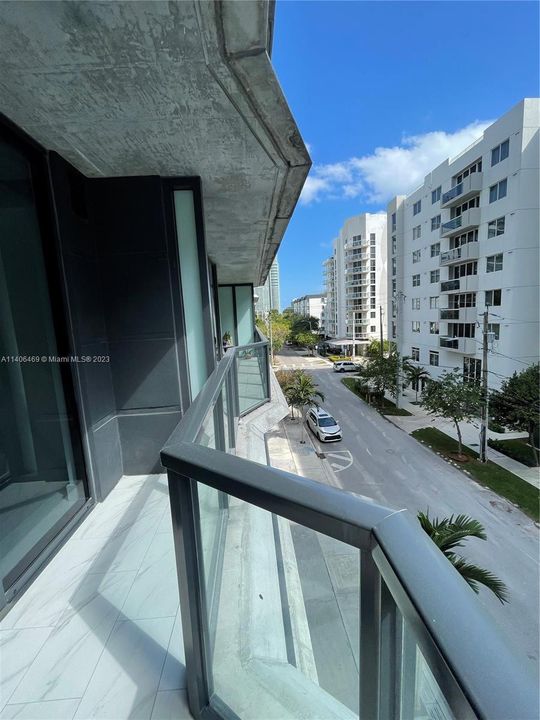 Recently Sold: $620,000 (2 beds, 2 baths, 980 Square Feet)