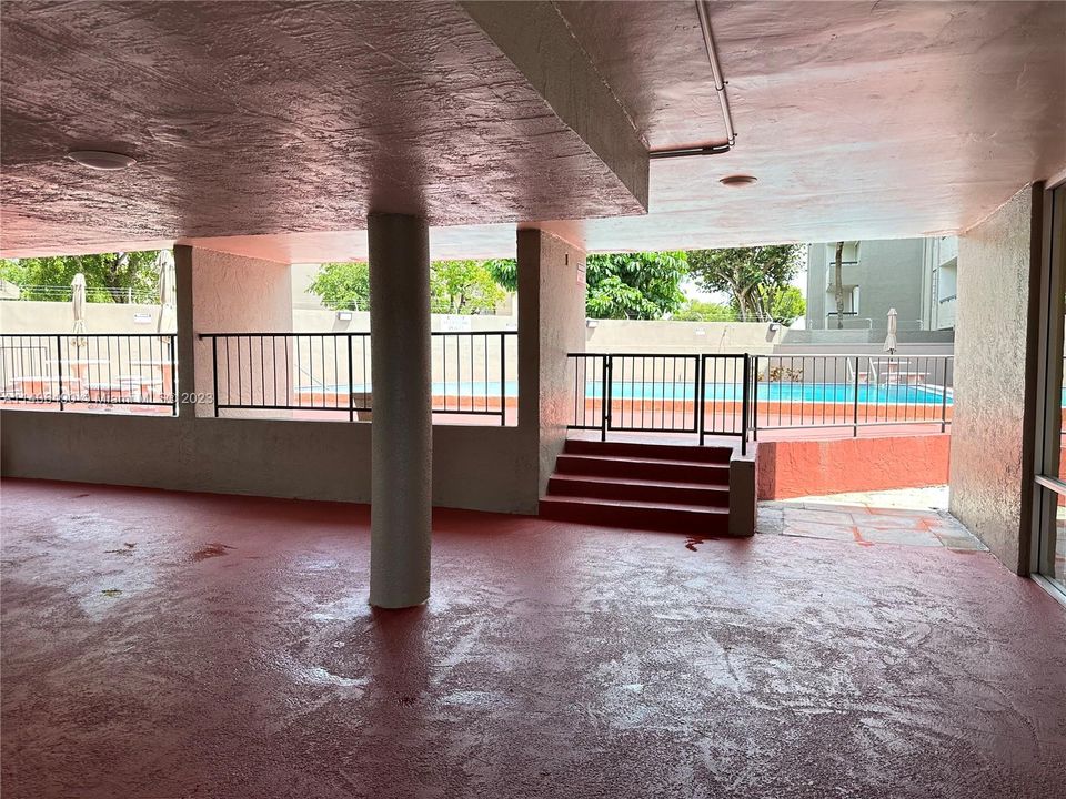 Recently Rented: $2,400 (2 beds, 2 baths, 1095 Square Feet)