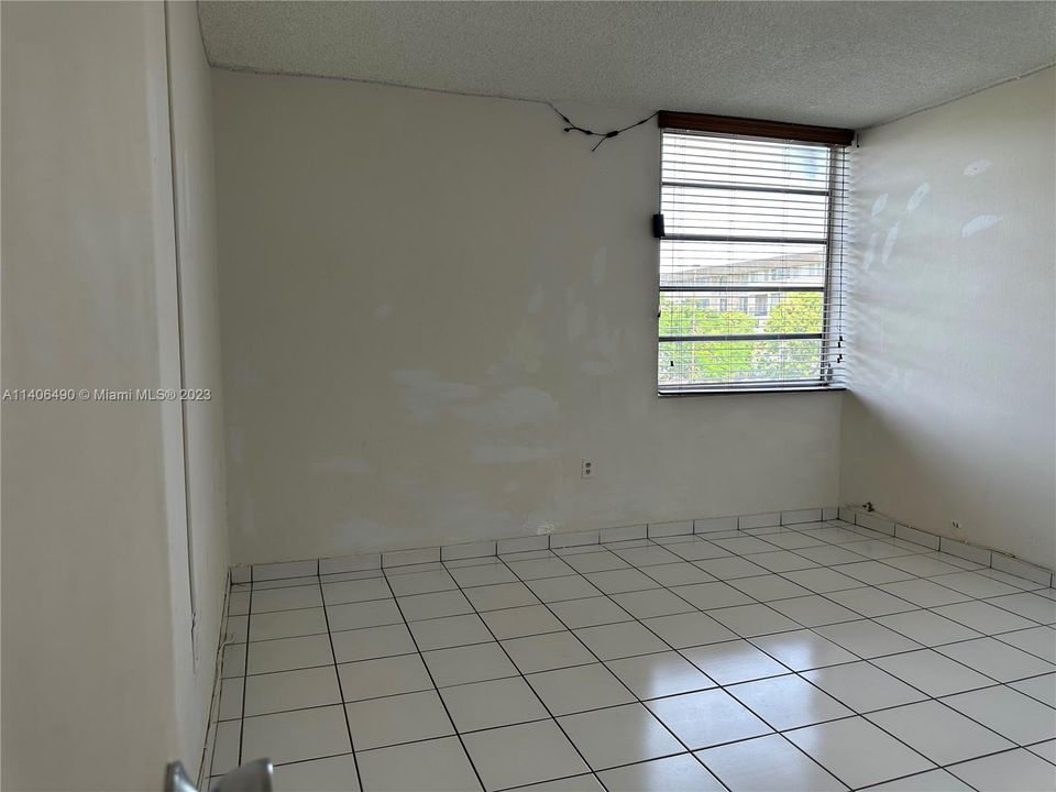 Recently Rented: $2,400 (2 beds, 2 baths, 1095 Square Feet)