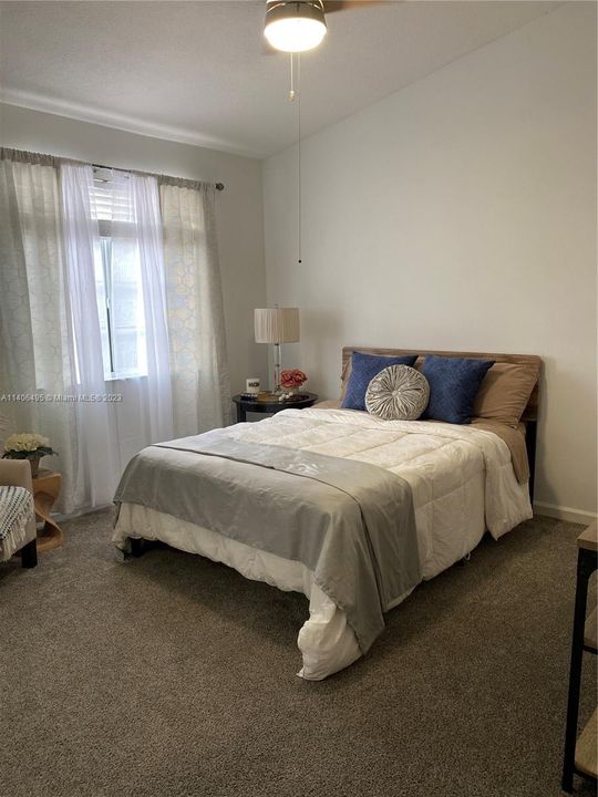 Recently Rented: $1,000 (1 beds, 1 baths, 1776 Square Feet)