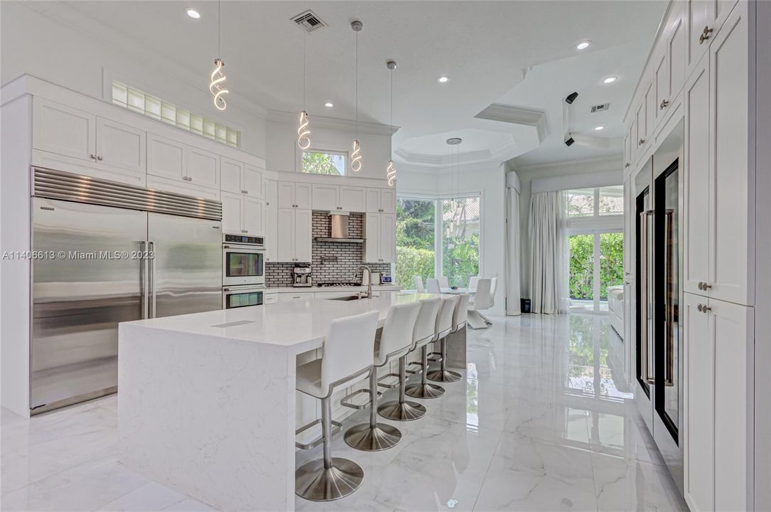 Recently Sold: $3,000,000 (5 beds, 5 baths, 4492 Square Feet)