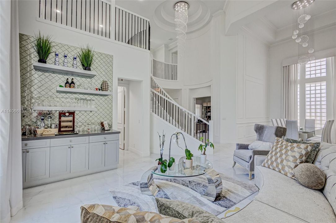 Recently Sold: $3,000,000 (5 beds, 5 baths, 4492 Square Feet)