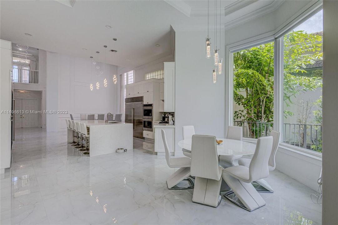 Recently Sold: $3,000,000 (5 beds, 5 baths, 4492 Square Feet)