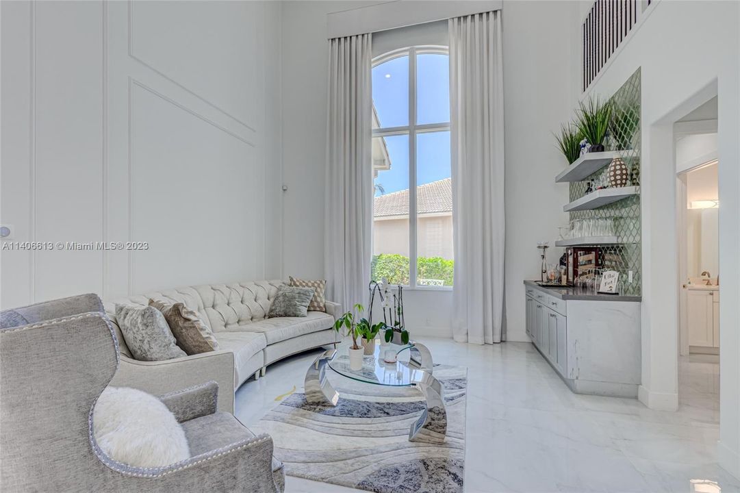 Recently Sold: $3,000,000 (5 beds, 5 baths, 4492 Square Feet)