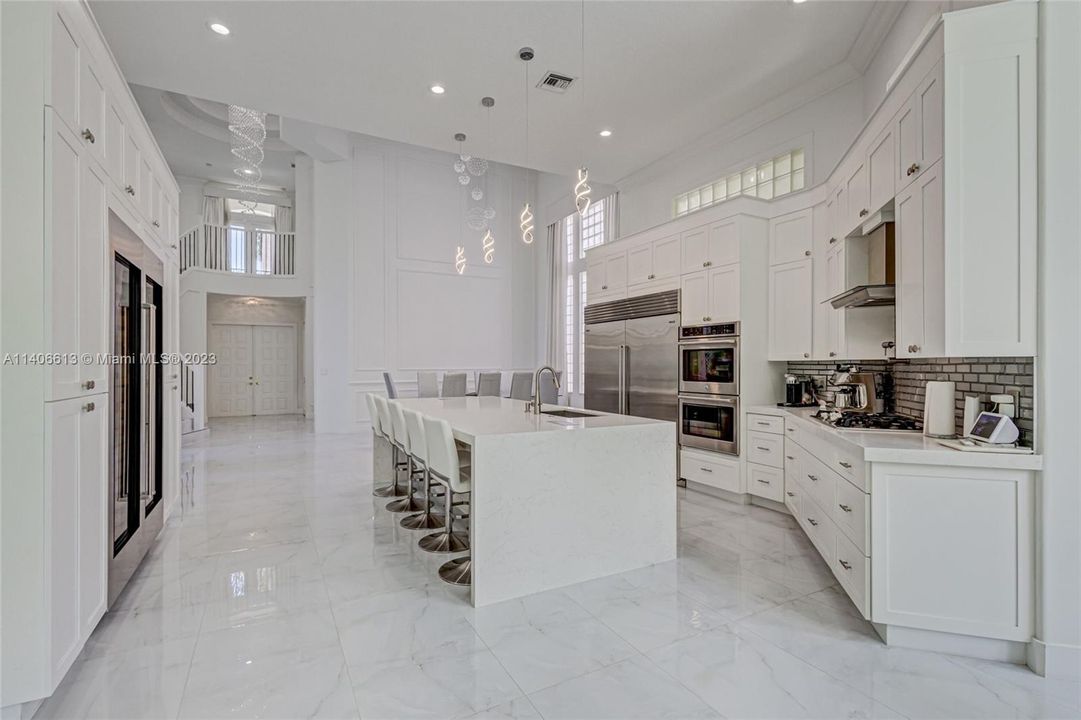 Recently Sold: $3,000,000 (5 beds, 5 baths, 4492 Square Feet)