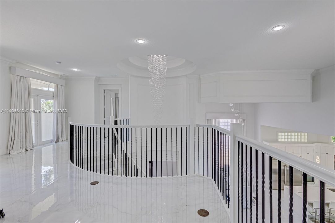 Recently Sold: $3,000,000 (5 beds, 5 baths, 4492 Square Feet)